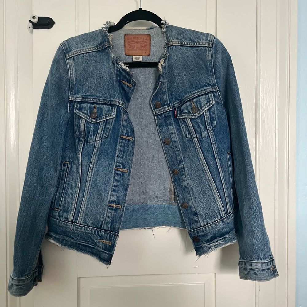 Levi’s medium trucker jacket - raw edge collarless with released hem
